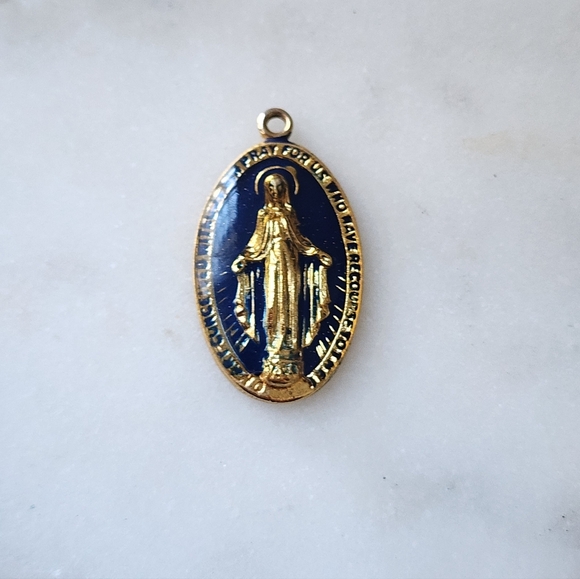 Gold Religious Pendants Set - Picture 4 of 14